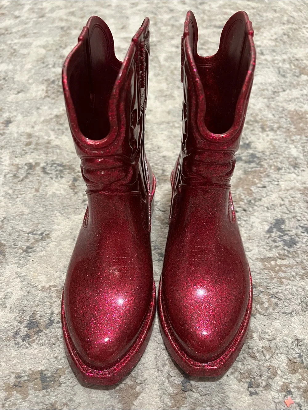 Mini Melissa eye catching